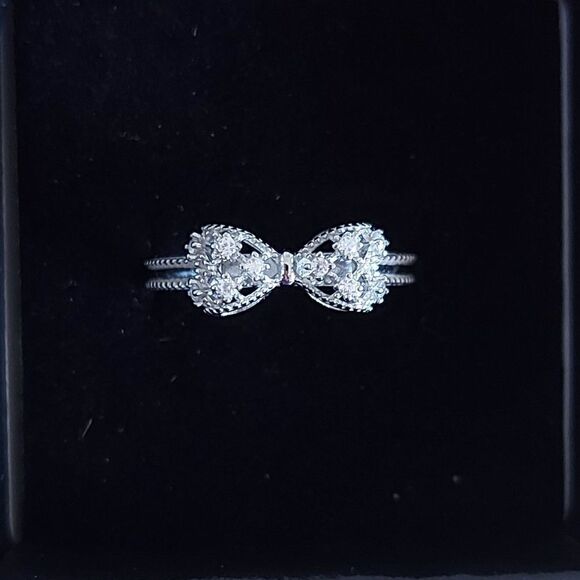925 Sterling Silver Bow Ring - Picture 1 of 9